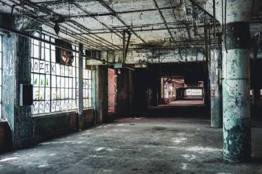 Detroit'te terk edilmiş Fisher araba fabrikası fabrika iç görünümü. Terk edilmiş ve o zamandan beri boş bitkidir.