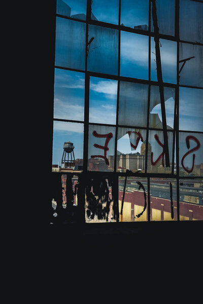 Detroit, Michigan, United States - October 18 2018: View of the abandoned Fisher Body Plant in Detroit. The Fisher Body Plant sprawls multiple city blocks and measures in at 3.5 million square feet — Stock Photo, Image