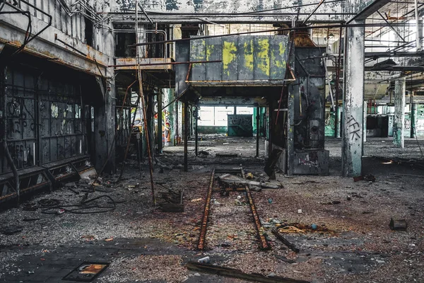 デトロイト, ミシガン州, アメリカ合衆国 - 2018 年 10 月 18 日: デトロイトで放棄されたフィッシャー車体工場の様子フィッシャー車体工場 350 万平方フィートの複数の街区と対策を広がり — ストック写真
