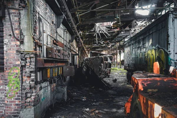 Detroit, Michigan, États-Unis - 18 octobre 2018 : Vue de l'usine de fer gris abandonnée de Detroit. Detroit Gray Iron Foundry était l'une des nombreuses fonderies situées le long du front de mer — Photo