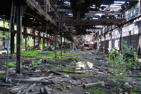 Detroit, Michigan, Estados Unidos - 18 de octubre de 2018: Vista de la abandonada Gray Iron Factory en Detroit. Detroit Gray Iron Foundry fue una de las varias empresas de fundición ubicadas a lo largo del frente del agua — Foto de Stock