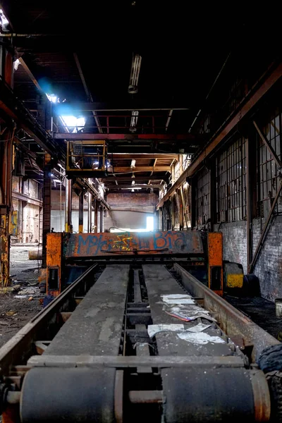 디트로이트, 미시간, 미국-10 월 18 2018: 디트로이트에서 버려진된 회색 철 공장 보기 디트로이트 회색 철 주조 물 앞에 위치한 여러 주조 회사 중 하나 였다 — 스톡 사진