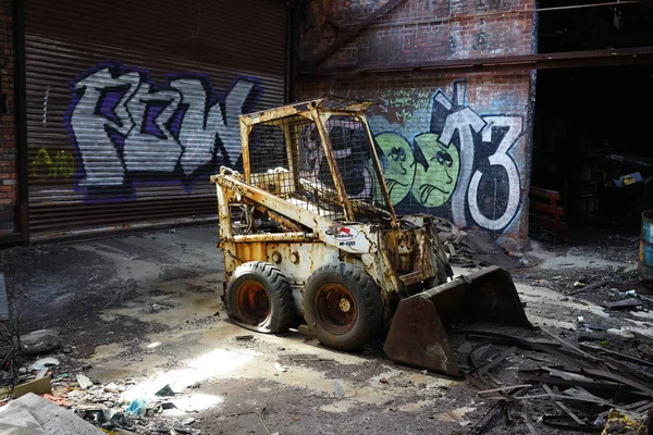 Detroit, Michigan, Estados Unidos - 18 de octubre de 2018: Vista de la abandonada Gray Iron Factory en Detroit. Detroit Gray Iron Foundry fue una de las varias empresas de fundición ubicadas a lo largo del frente del agua — Foto de Stock