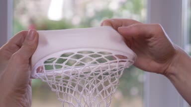 yakın çekim. Eller kapron çorap bütünlüğünü sınayın. bir yırtık külotlu çorap, 4k, ağır çekim