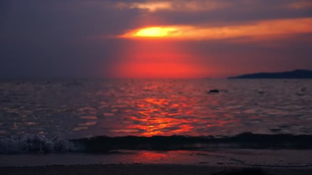 Paisagem Marinha Pôr Sol Dramático Vermelho Mar Sol Cores Mar — Vídeo de Stock