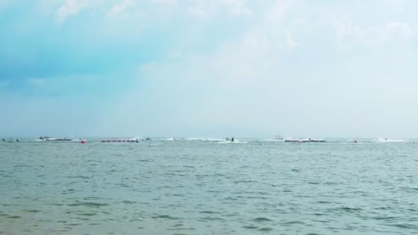 Silhouettes, aquabikes on the sea — Stock Video