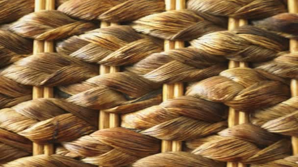 Натуральная плетеная текстура, детали, натуральный ротанг. копировальное пространство — стоковое видео