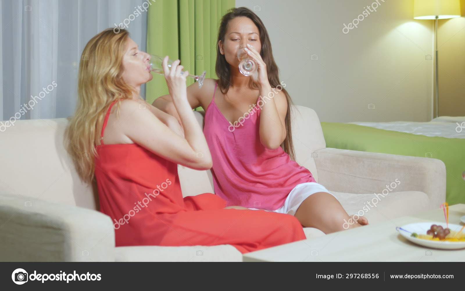 Drunk Early Lesbian Webcam