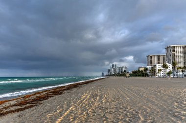 Hollywood Beach Florida akşam güneşi olarak ayarlama.