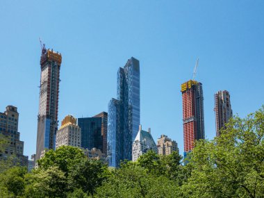 Central Park South boyunca gökdelenler. Olarak da bilinen Billionaries satır New York City.