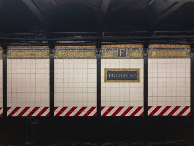 New York City - 13 Haziran 2018: Fulton Street Metro İstasyonu'na New York'ta Nyc Metro.