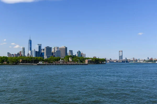 Downtown New York City Sedd Från Vattnet Från Brooklyn — Stockfoto