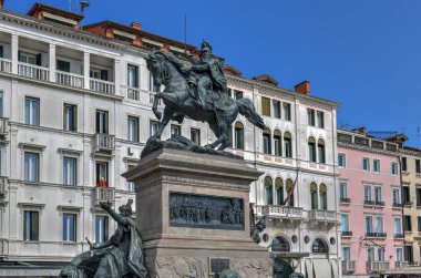 Anıt Victor Emmanuel II Venedik, İtalya. İtalyanlar onu vatanın babası sıfat verdi.