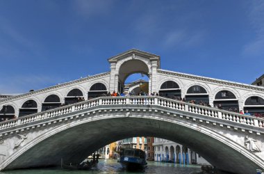 Rialto Köprüsü Venedik, İtalya Grand canal boyunca