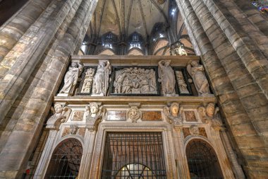 Milan, İtalya - 17 Mart 2018: Milano Katedrali'ne, Duomo di Milano, bir dünyanın en büyük Kilisesi.