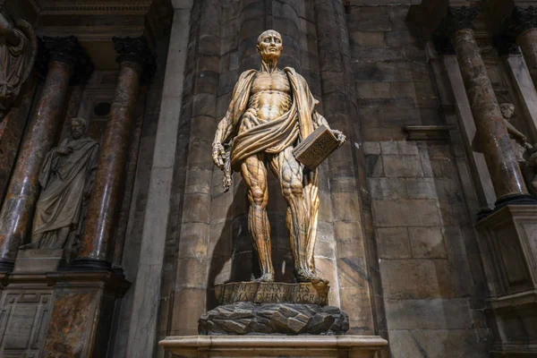 Milan Italy March 2018 Statue Skinned Bartholomew Wearing His Own — Stock Photo, Image