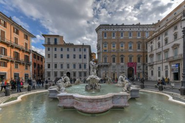 Fontana del Moro (Moor çeşme) Piazza Navona Roma, İtalya.