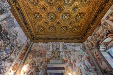 Florence, İtalya - 21 Mart 2018: Floransa, İtalya Piazza della Signoria, Palazzo Vecchio.