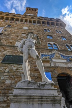 Piazza della Signoria Floransa, İtalya Palazzo Vecchio tarafından David heykeli.