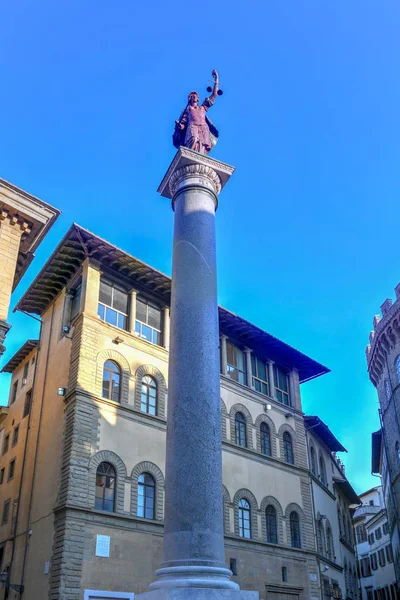 Ancient Roman Column Rättvisa Lady Justice Kolumn Piazza Santa Trinita — Stockfoto