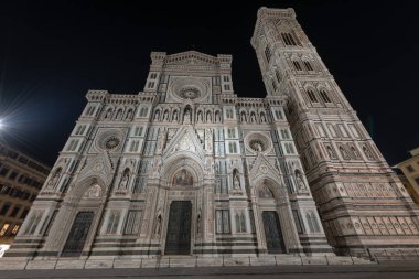 Duomo Santa Maria Del Fiore ve geceleri Bargello Floransa, Toskana, İtalya