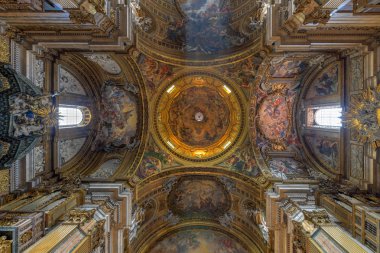 Roma, İtalya - 24 Mart 2018: Kilisenin Gesu Roma, İtalya, süslü iç.