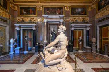 Rome, İtalya - 25 Mart 2018: Mermer heykel içinde Villa Borghese Roma, İtalya.