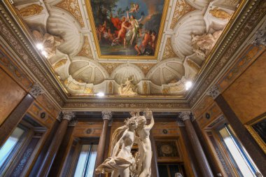 Rome, İtalya - 25 Mart 2018: Mermer heykel içinde Villa Borghese Roma, İtalya.