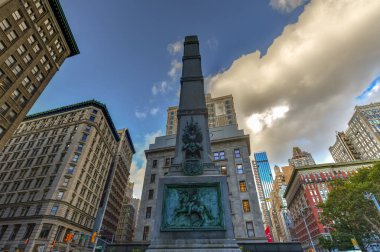 New York şehir meydanında değer. Kare Tümgeneral William Worth, Meksika-Amerika Savaşı askerin son ebedi istirahat yeri olduğunu.