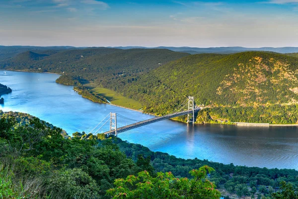 Puente Montaña Del Oso Ceremonialmente Llamado Puente Memorial Veteranos Corazón — Foto de Stock