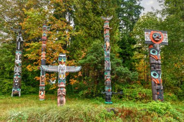 Totem direkleri t Brockton noktası Stanley Park, Vancouver, Kanada