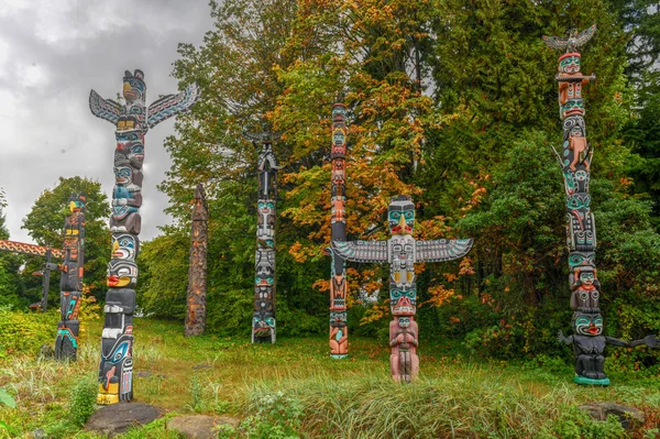 Poteaux Totémiques Brockton Point Dans Parc Stanley Vancouver Canada — Photo