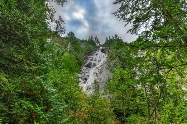 香农瀑布是加拿大不列颠哥伦比亚省第三高的瀑布 从335米的高度落下 — 图库照片
