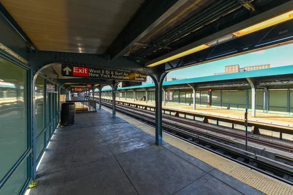 Línea Elevada Estación Metro West 8Th Street Brooklyn Nueva York — Foto de Stock