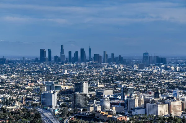 Horizonte Del Centro Los Ángeles Sobre Cielo Azul Nublado California —  Fotos de Stock