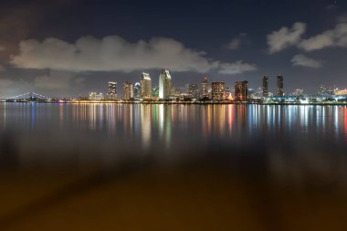 San Diego, Kaliforniya, ABD şehir manzarası, gece Embarcadero.