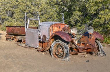 Abanoned ekipman ve benim Wall Street Mill Trail Joshua Tree National Park, Kaliforniya'da boyunca.