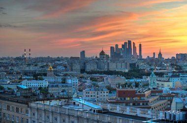 Rusya'da Moskova manzarası gün batımı sırasında panoramik manzaralı.