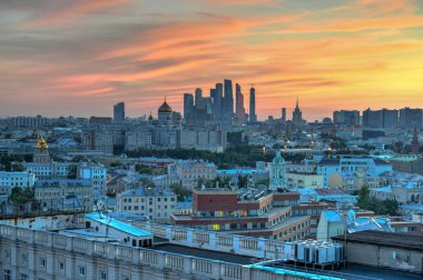 Rusya'da Moskova manzarası gün batımı sırasında panoramik manzaralı.