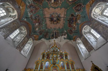 Suzdal, Rusya - 6 Temmuz 2018: Our Lady Smolensk içinde Suzdal simgesinin kilise. Suzdal ünlü turistik ve Rusya'nın altın yüzük bir parçası olduğunu.