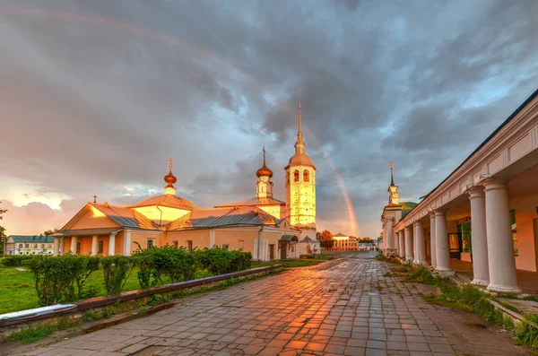 Suzdal Pazar Meydanında Sarı Kazan Kilise Iki Kilise Topluluğu Ile — Stok fotoğraf