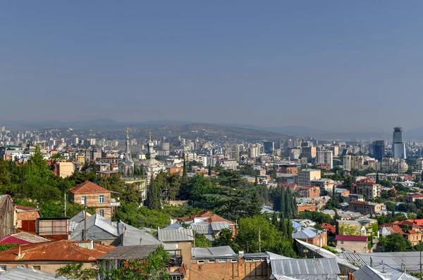 De Skyline van de stad van de Tbilisi - Georgië — Stockfoto