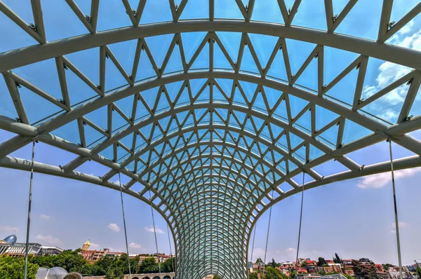 Puente de la Paz - Tiflis, Georgia — Foto de Stock