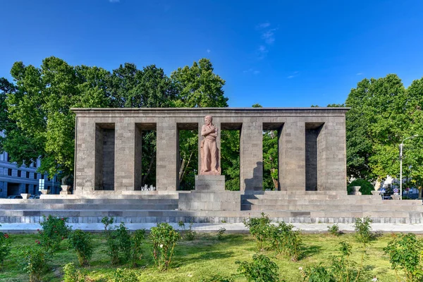 Shahumyan Square - Yerevan, Armenia — Stock Photo, Image