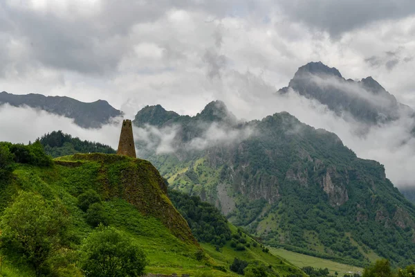 Panoramische landschaft - kazbegi, georgien — Stockfoto