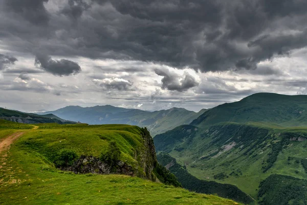 Горная панорама - Казбеги, Грузия — стоковое фото