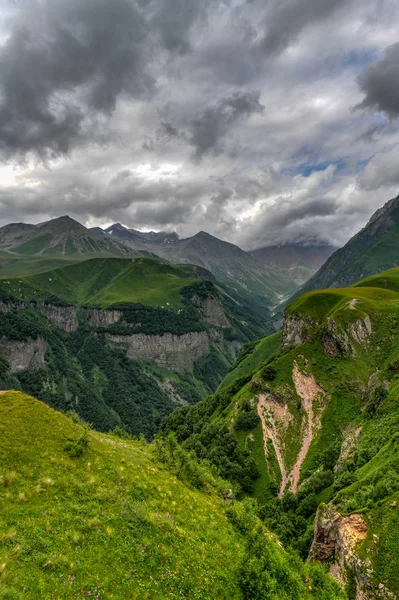 Горная панорама - Казбеги, Грузия — стоковое фото