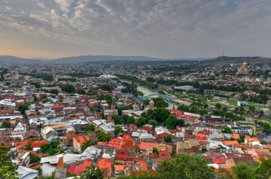 Panoramic şehir manzaralı-Tiflis, Gürcistan