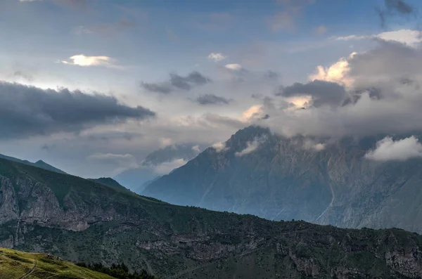 Πανοραμικό τοπίο-Kazbegi, γεωργία — Φωτογραφία Αρχείου