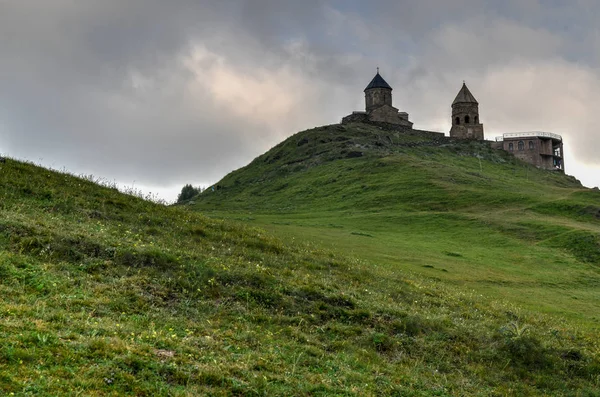 George Trinity Church - Kazbegi, Geórgia — Fotografia de Stock